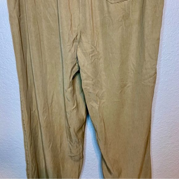 NWT Aerie Pull On Cargo Pants Khaki Tan Size Medium - Picture 7 of 13